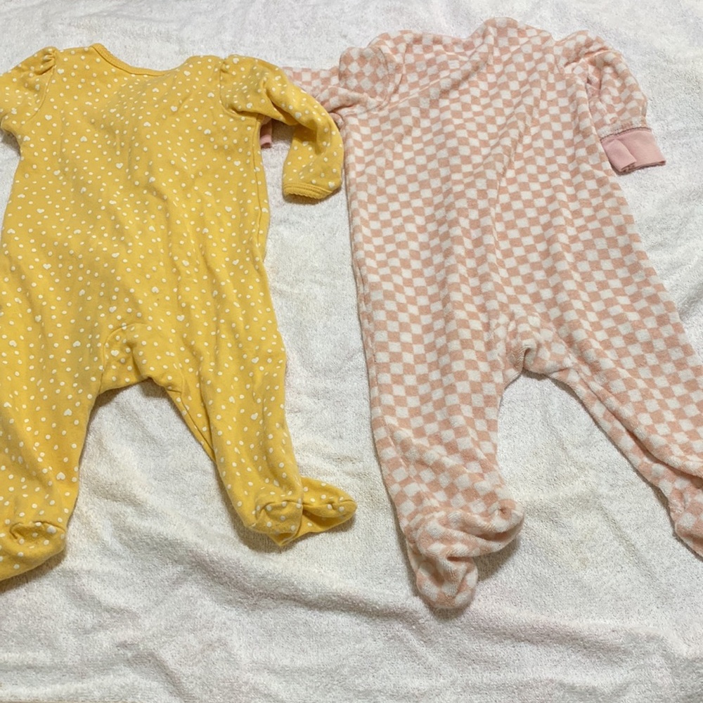 Carter’s - Excellent Condition - 6 Month. - Picture 2 of 3